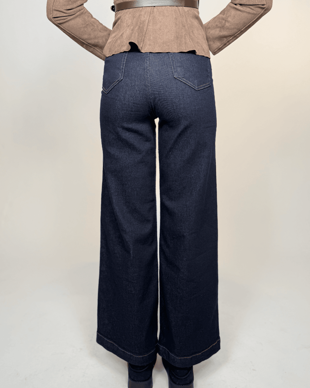 "Hlače Deep Indigo Fit – ženske tamno plave traper hlače"