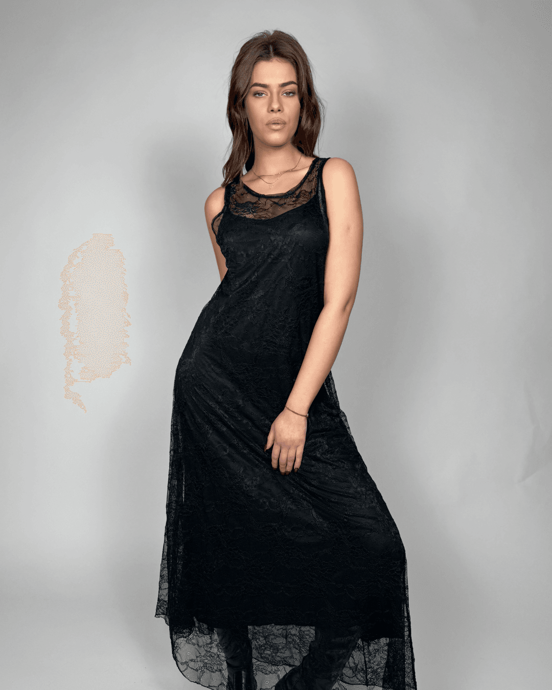 "Romance Lace Maxi Dress – duga elegantna čipkana haljina"