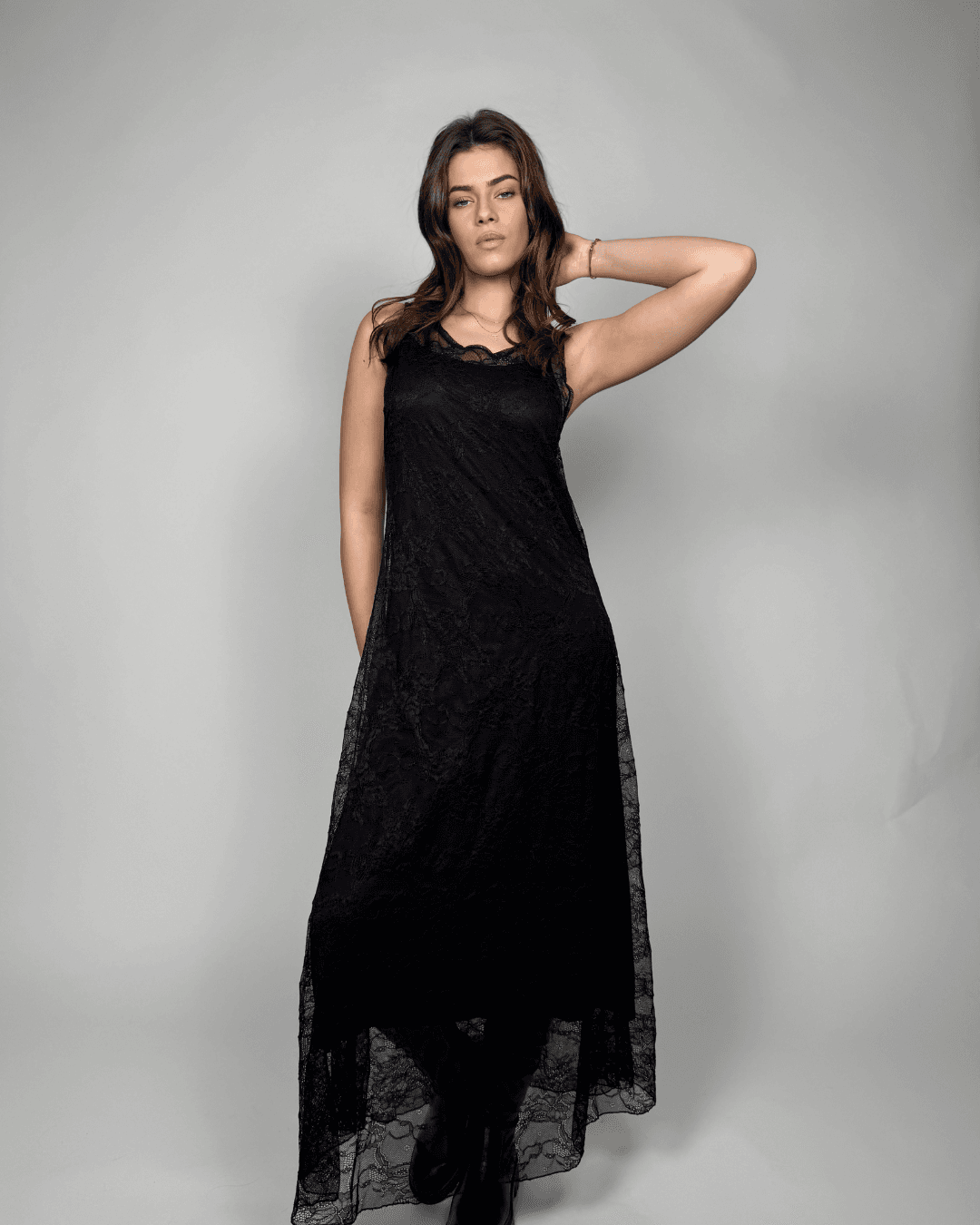 "Romance Lace Maxi Dress – duga elegantna čipkana haljina"