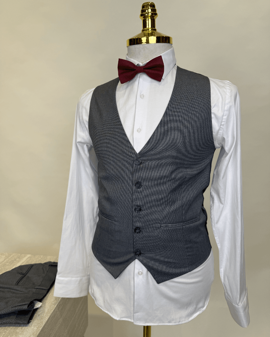 Sivo muško odijelo s prslukom Odijelo Modern Grey