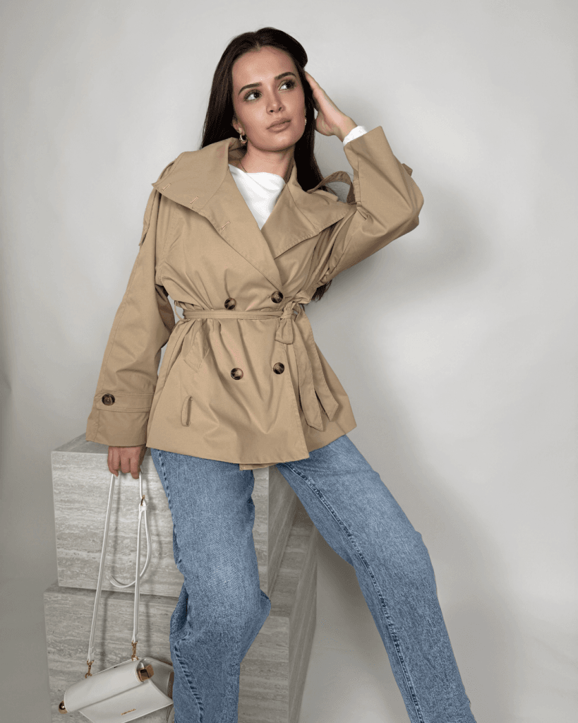 Ženski baloner Trendy Beige u bež boji, moderan kroj s pojasom