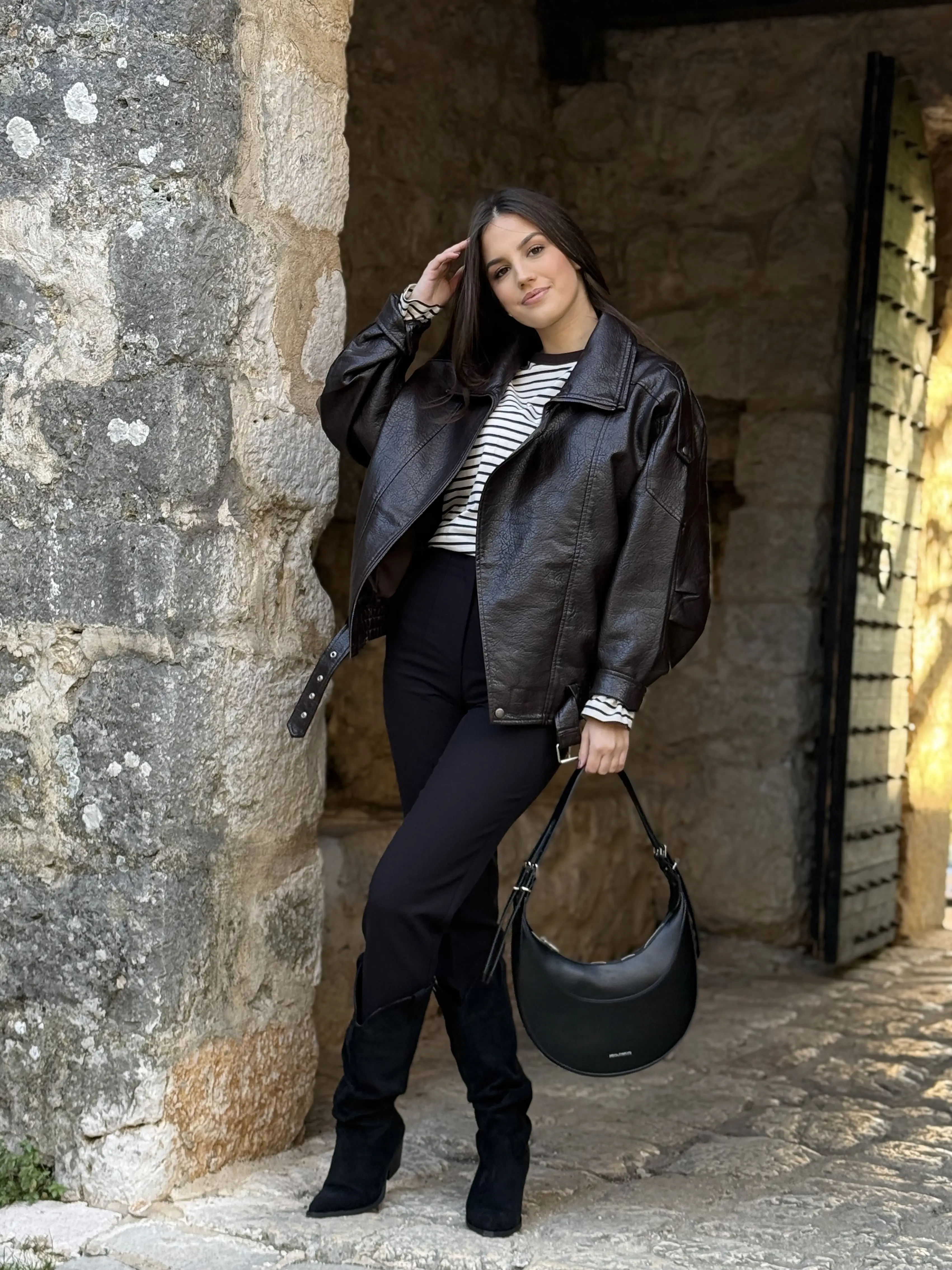 Ženske tamne hlače Adriana visokog struka s prednjim okomitim šavovima